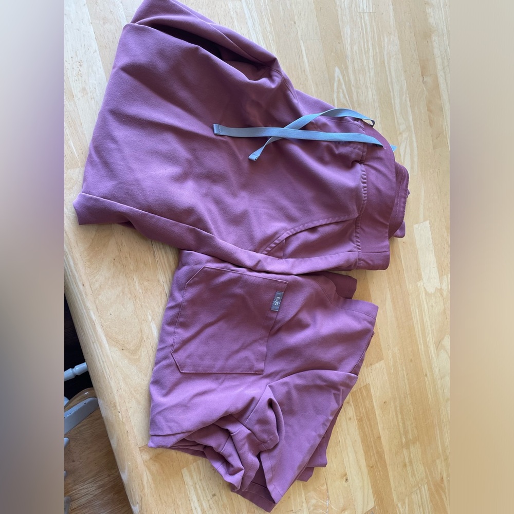 Figs Scrub Set